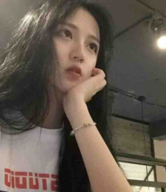 婚前妹妹抢我未婚夫，重生后我拱手相让