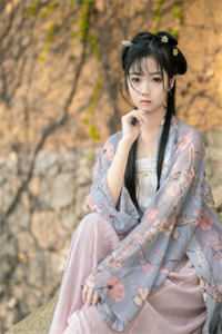 脸盲未婚夫的青梅把我吊在窗外后，我转头嫁给外国富豪