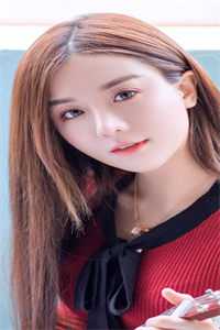 脸盲未婚夫的青梅把我吊在窗外后，我转头嫁给外国富豪