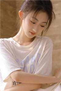 未婚夫和发小挖坑害我，弹幕保我狗命