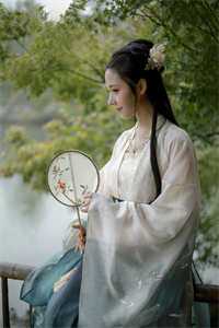 黎月月