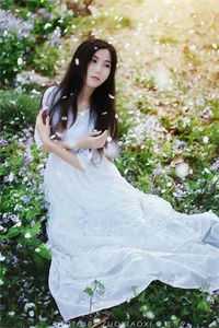 订婚分手，女神闺蜜当众求婚