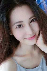 被校花追尾后，她对我穷追不舍