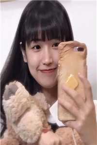 被校花追尾后,她对我穷追不舍云