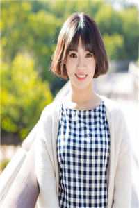 活成前任白月光后，她桃花朵朵开全集