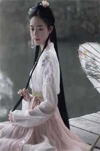 火爆小说倾城太子妃：今天又被太子追着跑