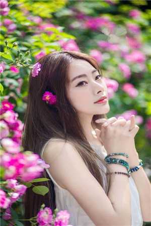 小说退婚后，丑女千金宠翻天！