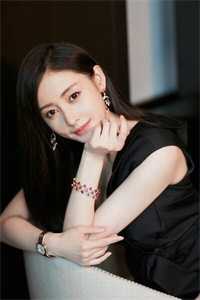 绑定白富美系统后,哥哥们后悔了畅销巨作