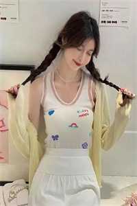 全本小说穿书成了恶毒女配，她选择抱大腿